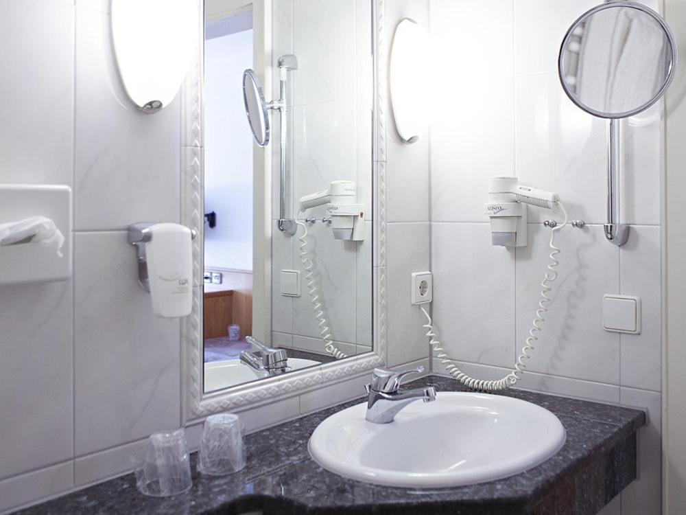 Landhotel Graf Obereggenen Quarto foto